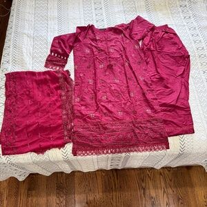 3 pc Cotton Chickenkari Embroidered Suit Chiffon Dupatta,Pakistani L